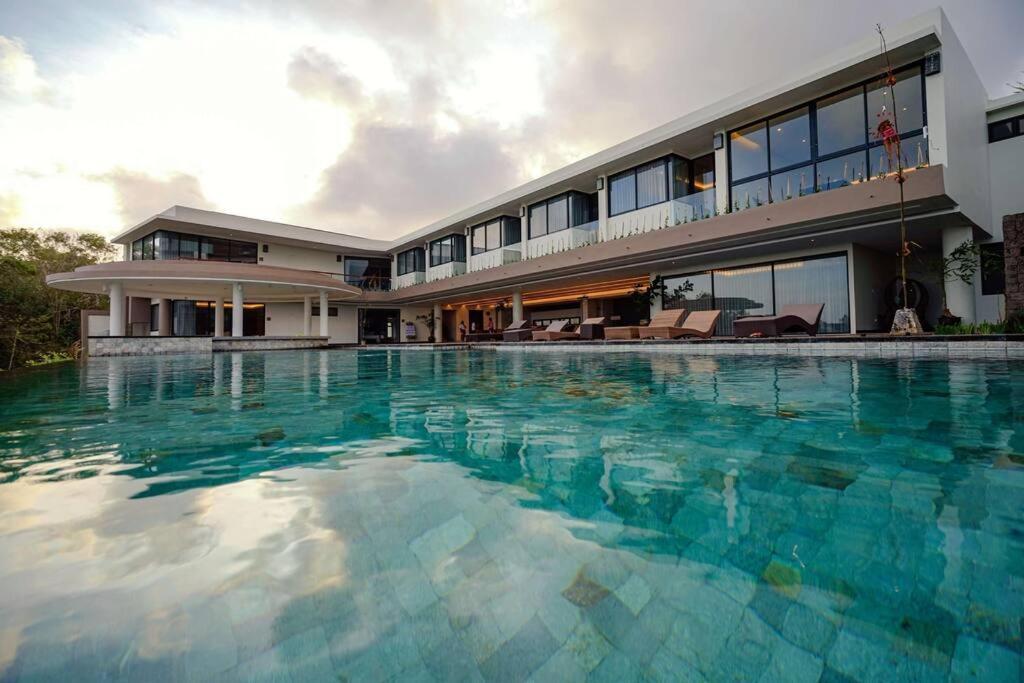 Grand Villa Uluwatu Ungasan Exterior foto